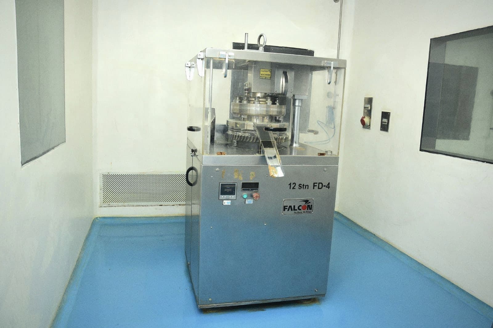 Compression machine at the MediGrand plant